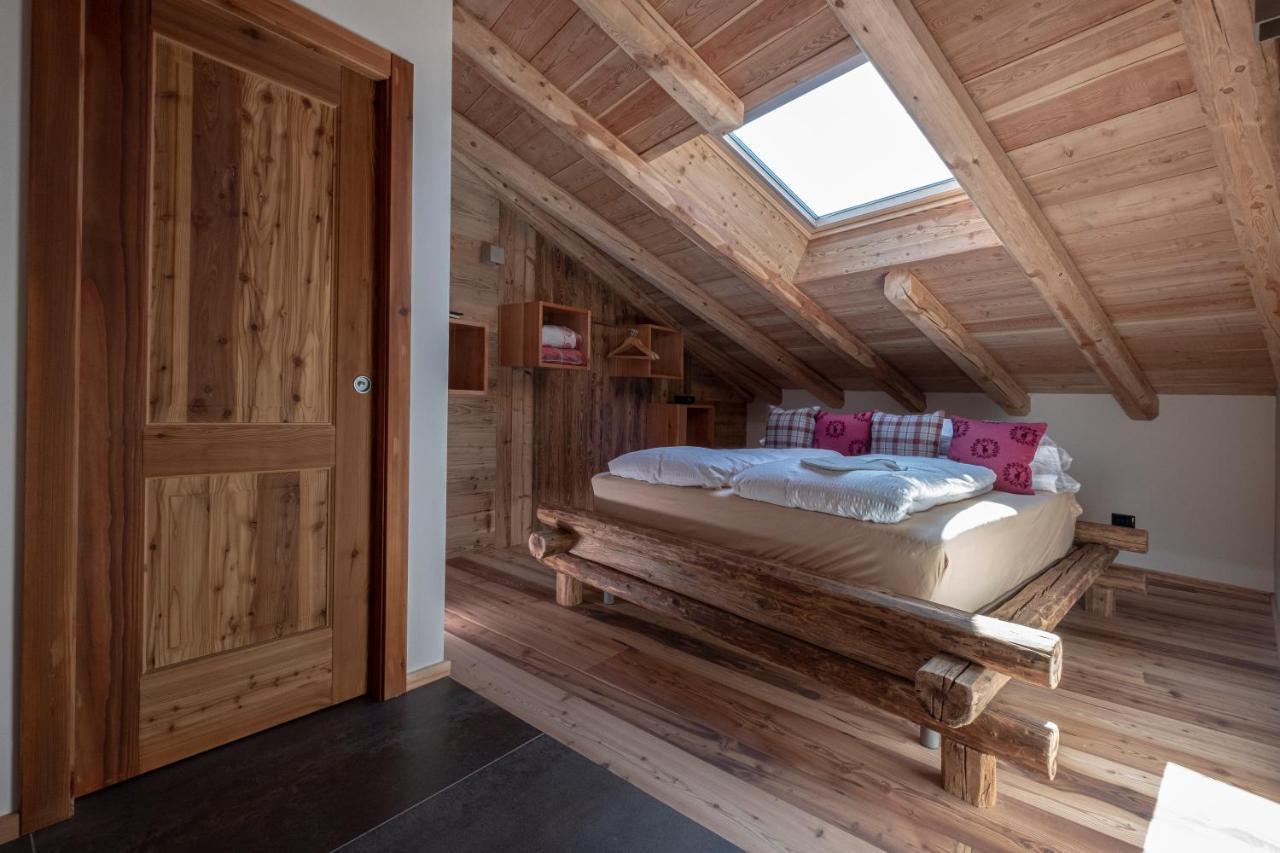 Grizzly Haus & Frosch Restaurant - Teritoria Bed and Breakfast Varena Exteriör bild