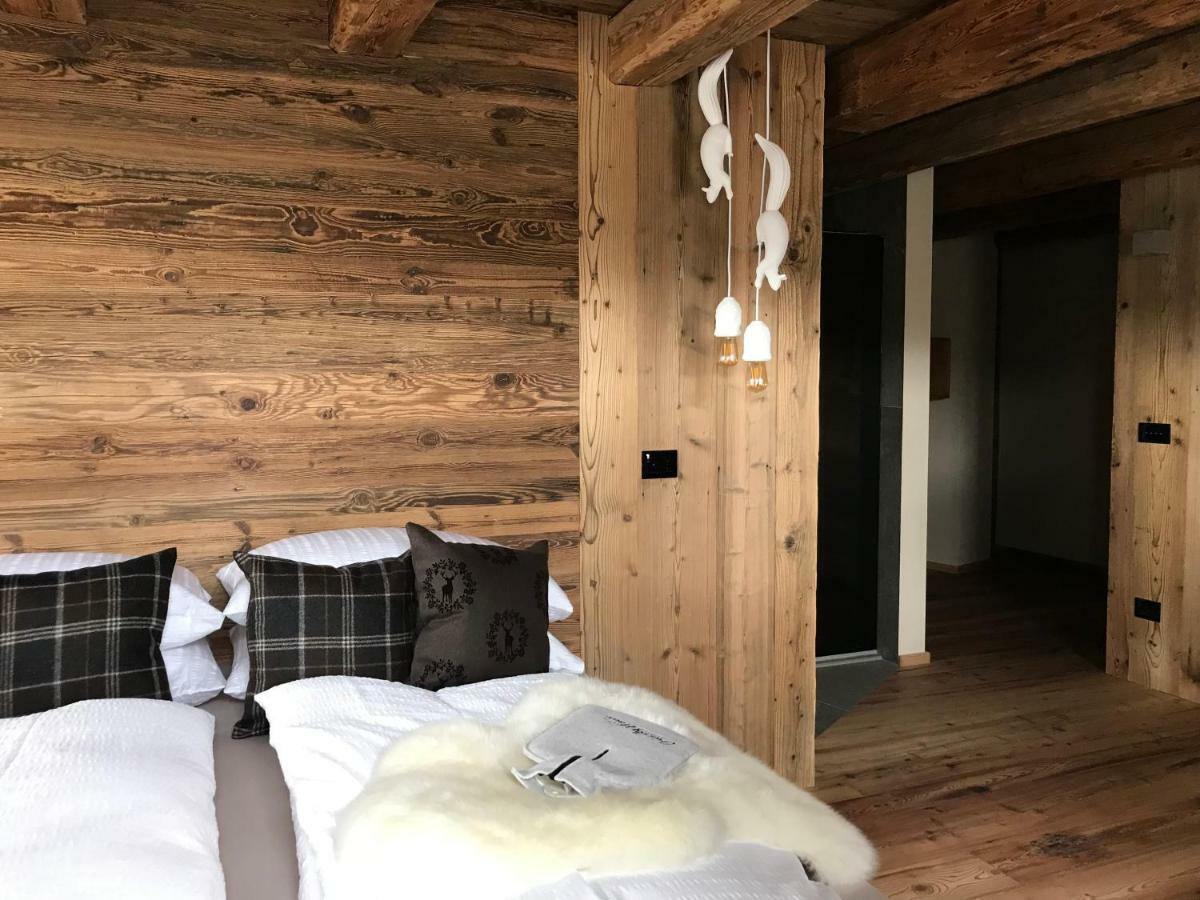 Grizzly Haus & Frosch Restaurant - Teritoria Bed and Breakfast Varena Exteriör bild