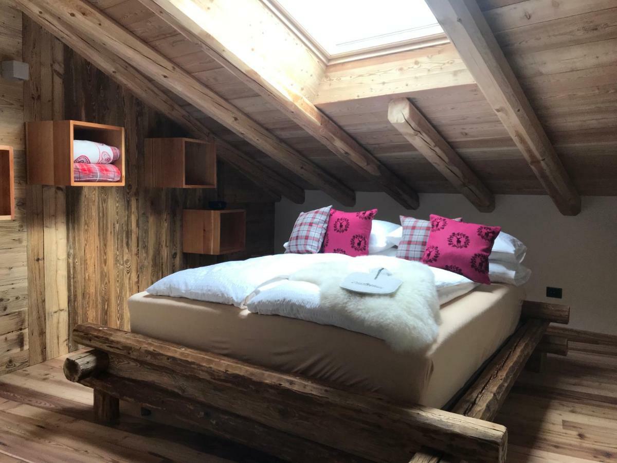 Grizzly Haus & Frosch Restaurant - Teritoria Bed and Breakfast Varena Exteriör bild