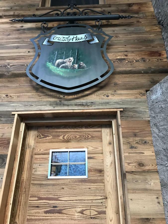 Grizzly Haus & Frosch Restaurant - Teritoria Bed and Breakfast Varena Exteriör bild